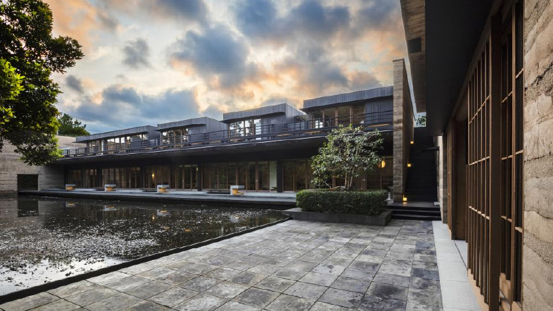 歴史的建造物を保存・修復するためにリノベーションした当社の施工事例 静岡県沼津市ホテル・レストラン